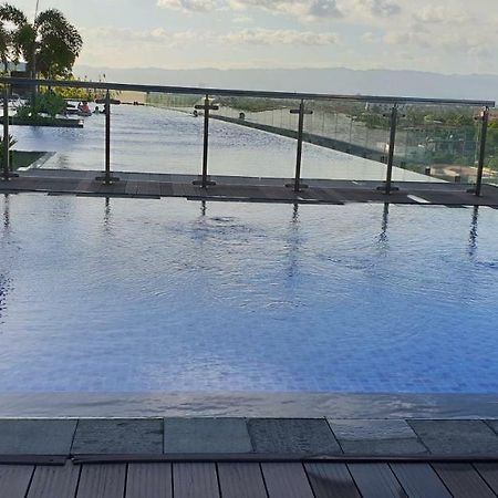 Mactan Newtown Condo With Garden And Ocean View 8Newtown Blvd Lapu-Lapu City Exterior foto