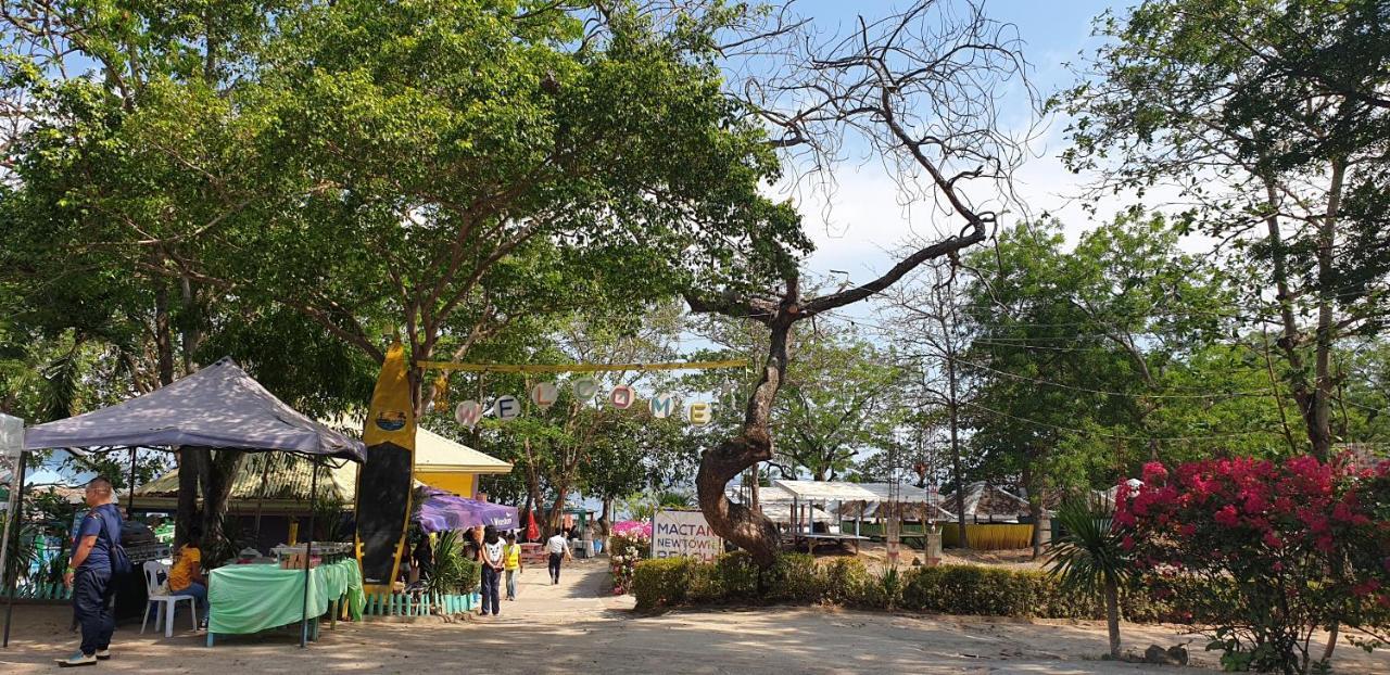 Mactan Newtown Condo With Garden And Ocean View 8Newtown Blvd Lapu-Lapu City Exterior foto