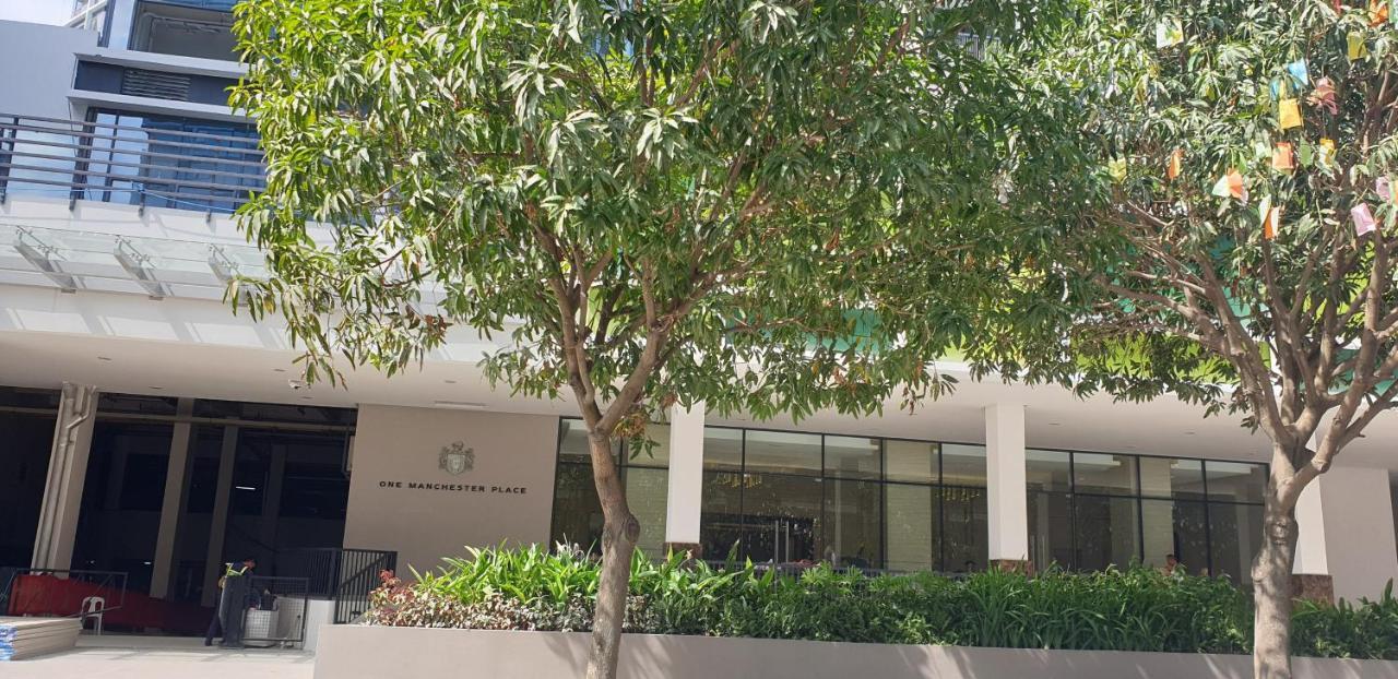 Mactan Newtown Condo With Garden And Ocean View 8Newtown Blvd Lapu-Lapu City Exterior foto