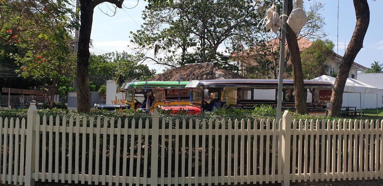 Mactan Newtown Condo With Garden And Ocean View 8Newtown Blvd Lapu-Lapu City Exterior foto
